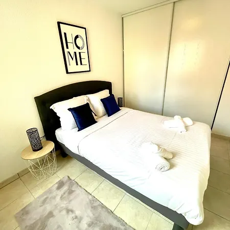 Apartmán Royal Plazza, Beau T2 Centre Ville, Parking